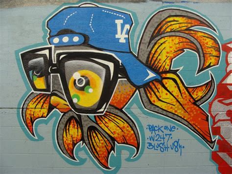 New Art Graffity Paint Graffiti Animals Fish Graffiti Art With