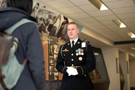Pentagon Tour Guides Rely On Precision Practice To Enhance Visitors