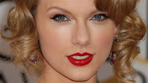 Heres What Taylor Swift Really Looks Like Without Makeup
