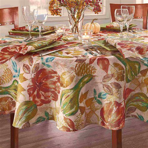 Stunning Table Cloth Designs Ideas To Decor Your Dining Table