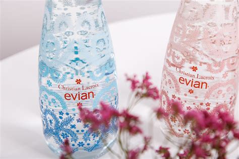 Hallo und herzlich willkommen zu unserem test. Evian Christian Lacroix Flasche Limited Edition ...
