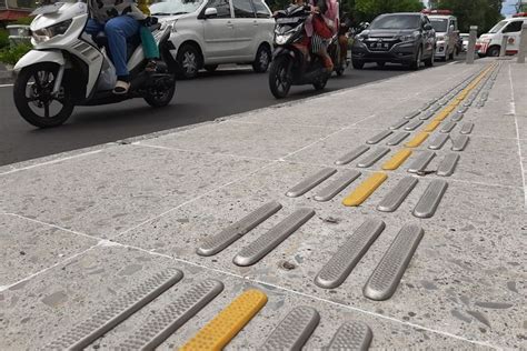 Bpdu filter simply blocks bpdus from being transmitted out a port. Ratusan "Guiding Block" di Pedestrian Jalan Suroto ...