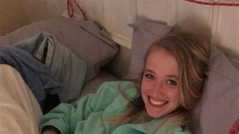 Man Sends Extremely Embarrassing Photo Of His Girlfriend To His Mum