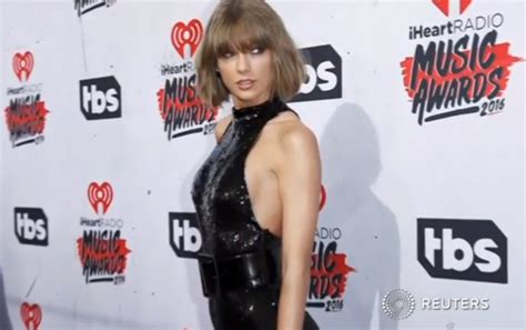 Taylor Swift Rules The Us Billboard 200 Album Chart