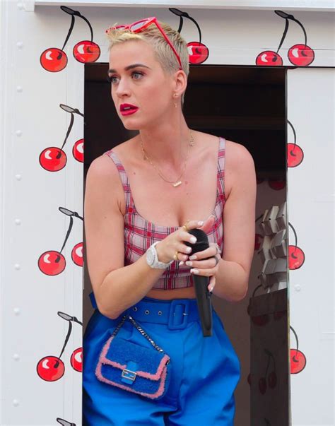 Katy Perry Sexy Cleavage Photos From Promotion Event Photos Free
