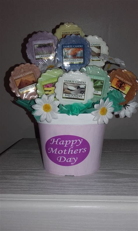 Whether it's the holiday season, her birthday, valentine's day, or mother's day, you might find yourself stumped with the same question: Yankee Candle Gift Basket Ideas - Gift Ftempo