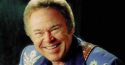 Country Music Legend And Hee Haw Star Roy Clark Dead At