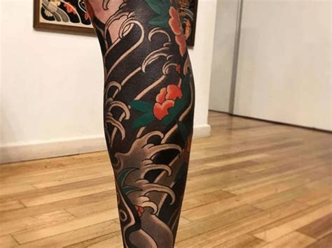 Một hình xăm trên bàn chân có thể được truyền cảm hứng thông qua các cách khác nhau theo dạng hoa, bướm, trích dẫn…với nhiều màu sắc. Hình Xăm Bắp Chân Đẹp ️ Tattoo Bắp Chân Nam Nữ Chất