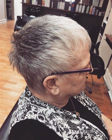 60 Most Popular Short Hairstyles For Women Over 50
