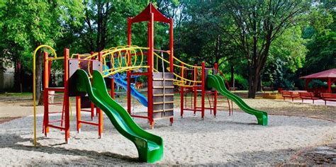 It's a natural white, low dust sand that's safe to use indoors or outside. Which Sand is Best for Playgrounds?