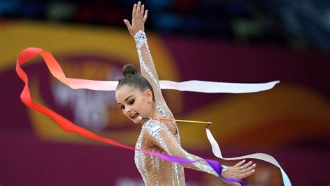 Jun 13, 2021 · российская художественная гимнастка арина аверина подвела итоги чемпионата европы в болгарской варне. Гимнастка Арина Аверина снялась с этапа Гран-при в Москве ...
