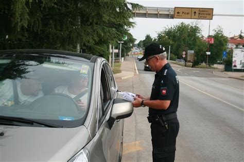Policijska Uprava Istarska Dan Ljubaznosti U Prometu Održan U Poreču
