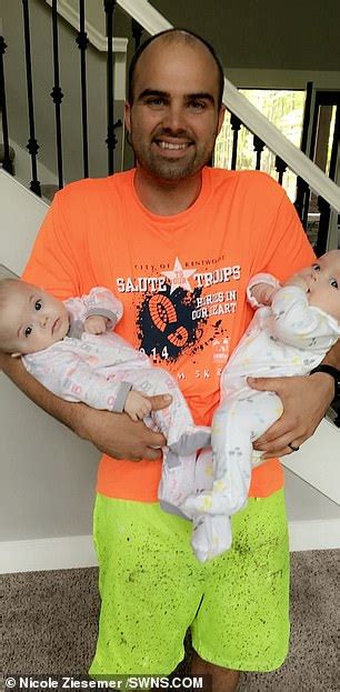 News Pictures — First Time Mother Discovers She Is Having Twins While