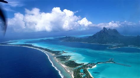 Flying Into Bora Bora From Tahiti French Polynesia