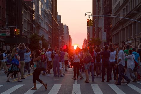 Guide To Manhattanhenge In Nyc With Sunset Viewing Spots