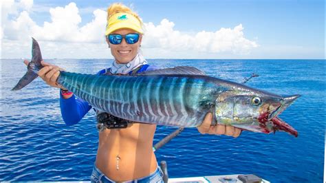 How To Catch Deep Sea Wahoo While Saltwater Trolling Weed Line
