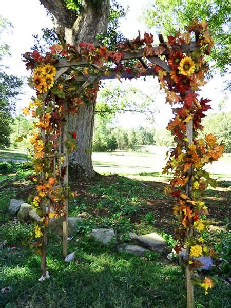 A barn is not as easy to decorate as a reception hall or garden that may frequently host weddings. Beautiful flowers and unique Sunflower Wedding Decorating ...