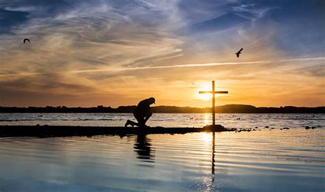 1300 Kneel At The Cross Stock Photos Pictures And Royalty Free Images