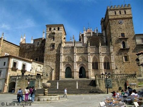 Nuestra señora de guadalupe), also known as the virgin of guadalupe (spanish: Visita al Real Monasterio de Guadalupe | Monasterio ...