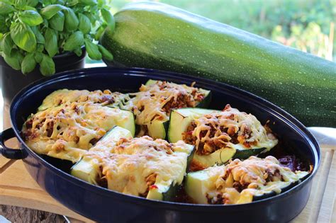 In die spalten können die einzelnen personen. Gefüllte Zucchini - Ein Rezept für alle • 50plusmagazin.ch