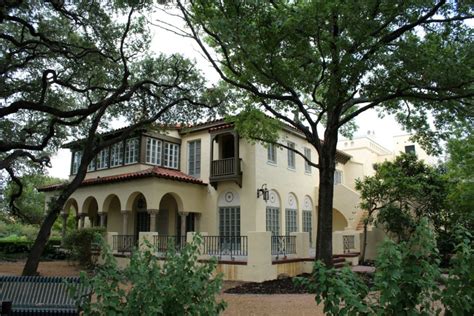 Az árak megtekintéséhez adja meg a dátumokat. Landa Library Reopens After 2017 Renovations | San Antonio ...