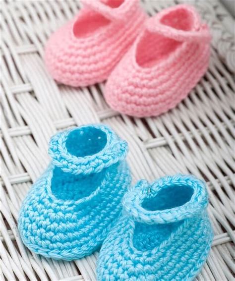 Super Easy Crochet Baby Booties Diy To Make