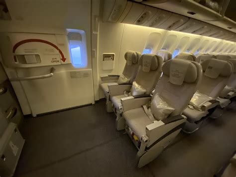 Emirates Boeing 777 300er A Full Cabin Tour Simple Flying