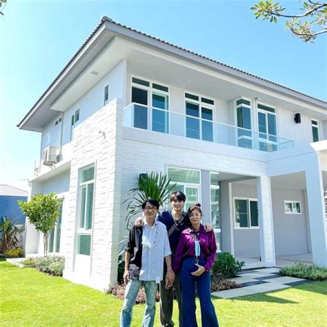 มีน พีรวิชญ์ ตอบชัด สัมพันธ์ ดรีม อภิชญา หลังควงเดินห้าง บันเทิง 24 ส.ค. บันเทิง - 'มีน-พีรวิชญ์'ถือฤกษ์ดี ซื้อบ้านใหม่ราคาเฉียด 20 ...
