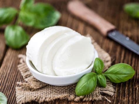 You Can Make Your Own Mozzarella At Home With These Easy To Use Cheese