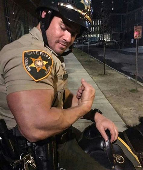 Pin By Billy Rivera On Men Men In Uniform Hot Cops Hot Men Bulge