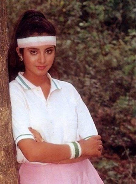 Remembering Divya Bharti In 2020 With Images Vintage Bollywood