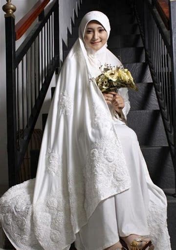 Saat ini banyak para akhwat bercadar lebih memilih untuk menggunakan foto profil berupa gambar kartun muslimah bercadar untuk menyembunyikan wajah. 21 Model Gaun Pengantin Muslimah Syar'i dan Elegan Terbaru 2017/2018 | Gaun pengantin, Gaun ...