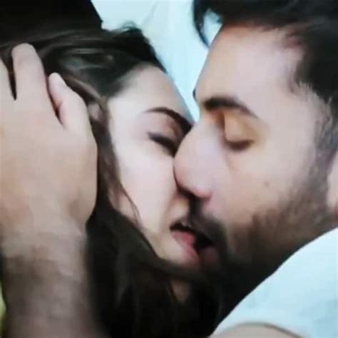 deepika padukone and ranbir kapoor s hot kissing scene from ‘tamasha