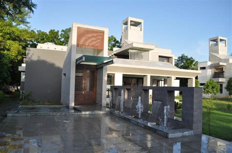 Weekend Houses in Ahmedabad, India by Vipul Patel ...