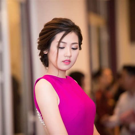 Bạn trẻ việt nam rất giỏi. Tiểu sử Á hậu Tú Anh