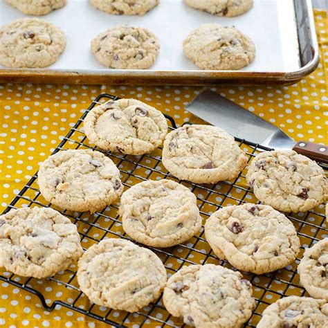 With high quality ingredients and naturally sweetened with dates, you can snack confidently on these cookies. Not Your Average Chocolate Chip Cookies | Real Mom Kitchen ...