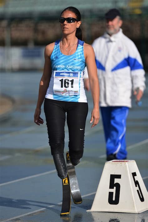 L'azzurro abbatte il record italiano dei 100 metri firmando il tempo di 9.95 a savona, in batteria, con +1.5 di vento a favore. Giusy Versace da record sui 400 metri agli Italian Open ...