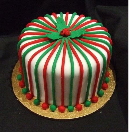 Christmas cakes are not just a tasty holiday dish, but a notable decoration piece on your christmas table. 25 Super Cute Christmas Cakes - Page 8 of 25