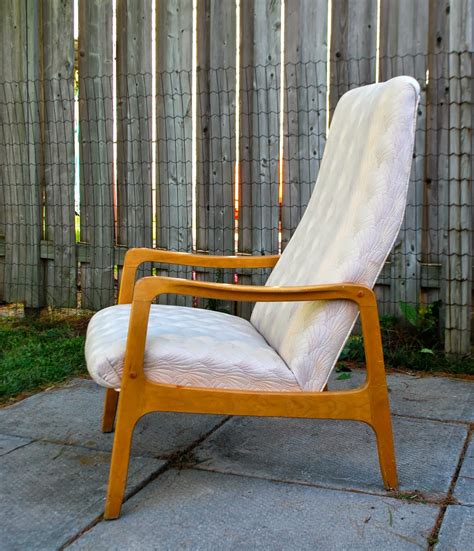 Tribute 20th Decor: Mid-Century High Back Lounge Chair