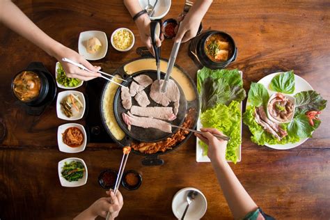 A Guide To Korean Table Manners
