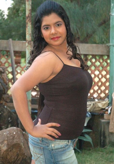 Indian Masala Fat Chubby Gundu Tamil Aunty Actress Vidya Masala Pictures