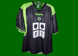 Sporting campeao conquistar um homem futebol. Sporting - A camisola do Sporting na época 2001 2002