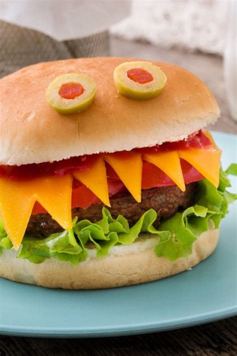 Burger Monster d'Halloween | Nourriture halloween facile, Idée repas