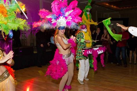 Hora Loca Show By Black And Wine Events