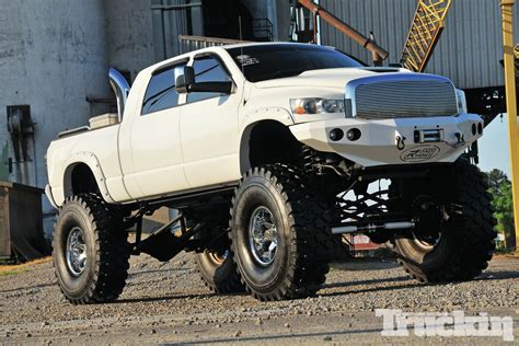 Discover pickup truck and van features like towing capacity, fuel economy and more. 2006 Dodge Ram 2500 Mega Cab - Optimus - Truckin Magazine