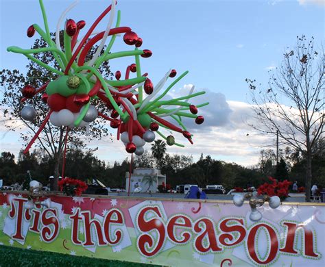 All floats must have an. Pin by heather brown on Float Ideas | Christmas parade ...