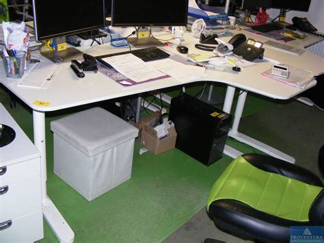 Aktuell kostet dieses modell 389 euro. Schreibtisch IKEA weiß höhenverstellbar ca. 160x110 ...