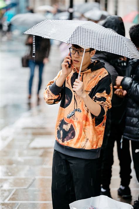 Supremes First Fw18 Drop The Best Street Style Looks