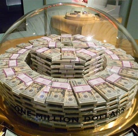 Convert 1 bitcoin to us dollar. One million dollars 💵 Investment goals💯💯 • • • 👇🏼Dm to ...