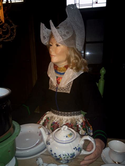 Woltje in traditional Volendam costume | HWW Museum Mannequins